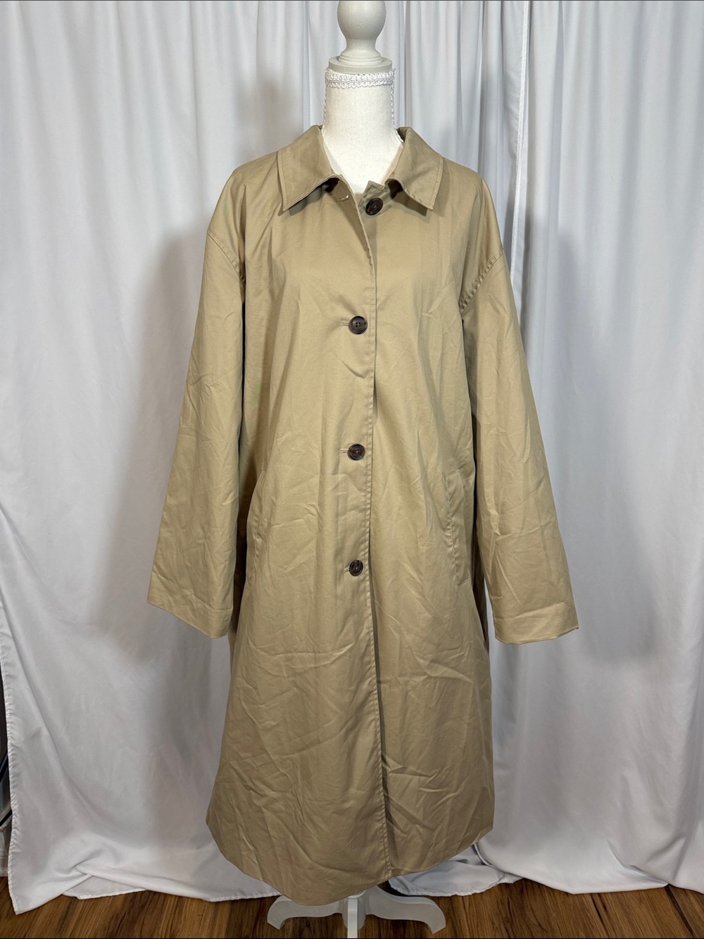Universal Thread Tan Trench Coat with Button Front